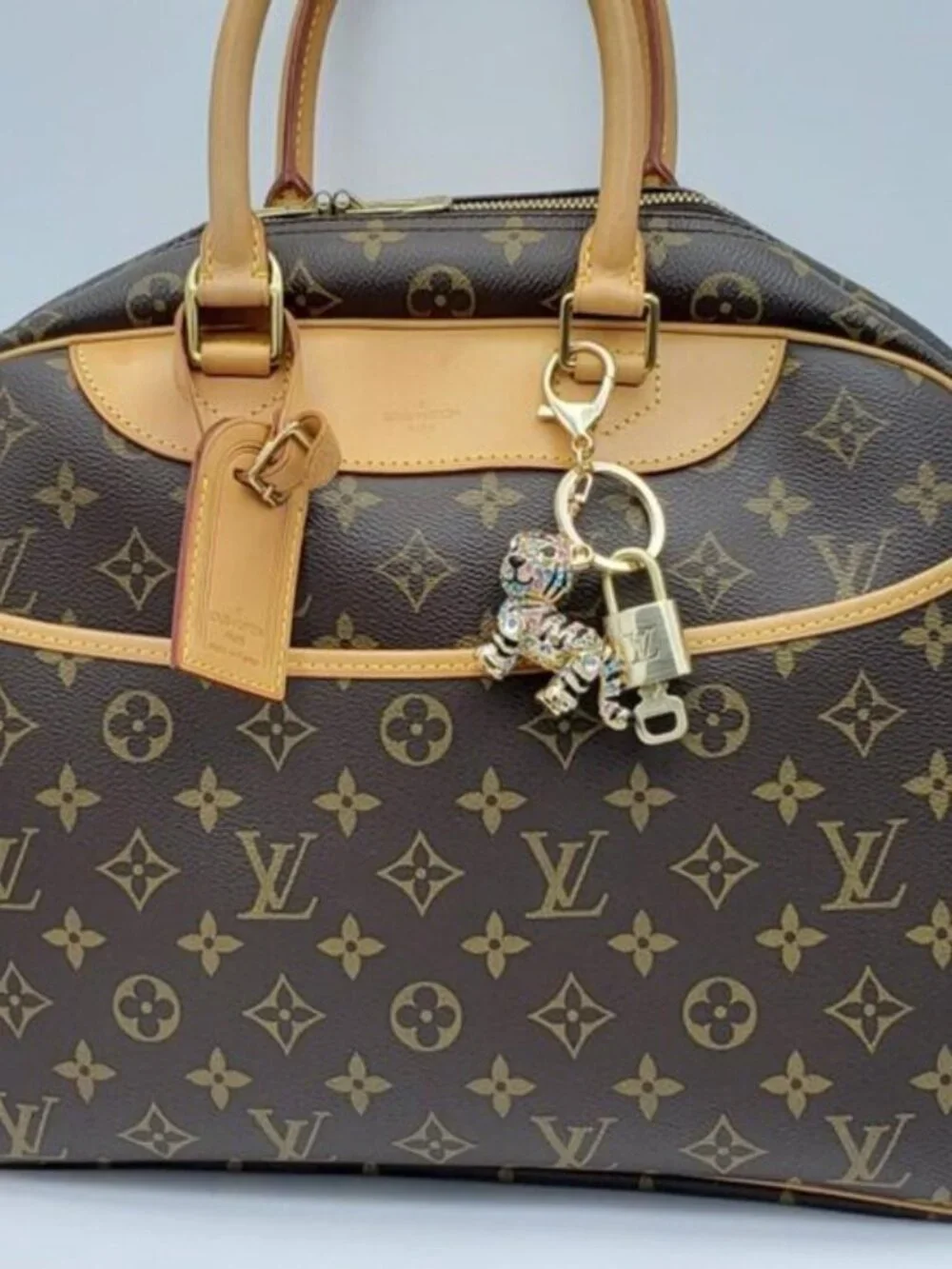 Authentic Louis Vuitton Gold Padlock 🔒 Key Set w/ Unbranded Tiger Bag Charm